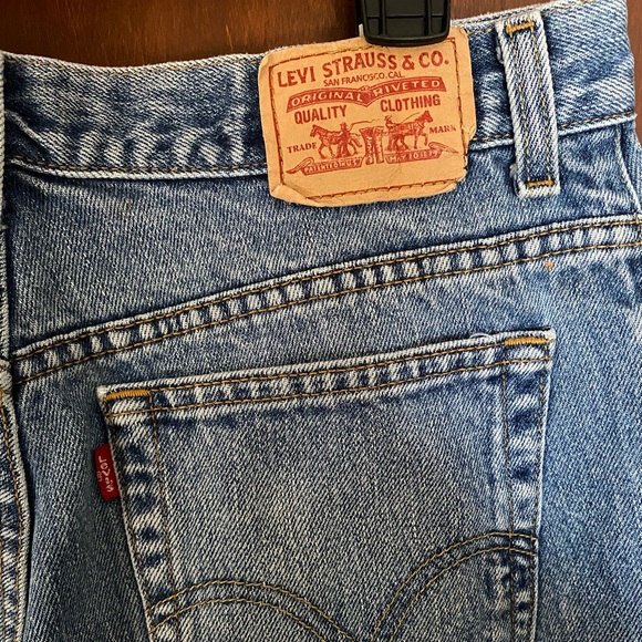 Levi’s Shorts - Picture 2 of 4